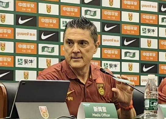 开云官网-安东尼奥：赛后更衣室一片疯狂；我们像11个兵马俑在战斗