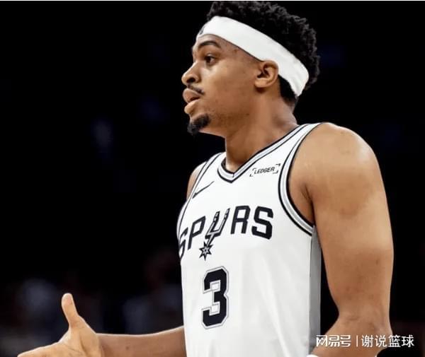 湖人队友有多差？两数据全靠东契奇支撑，替补加起来不如对手一将