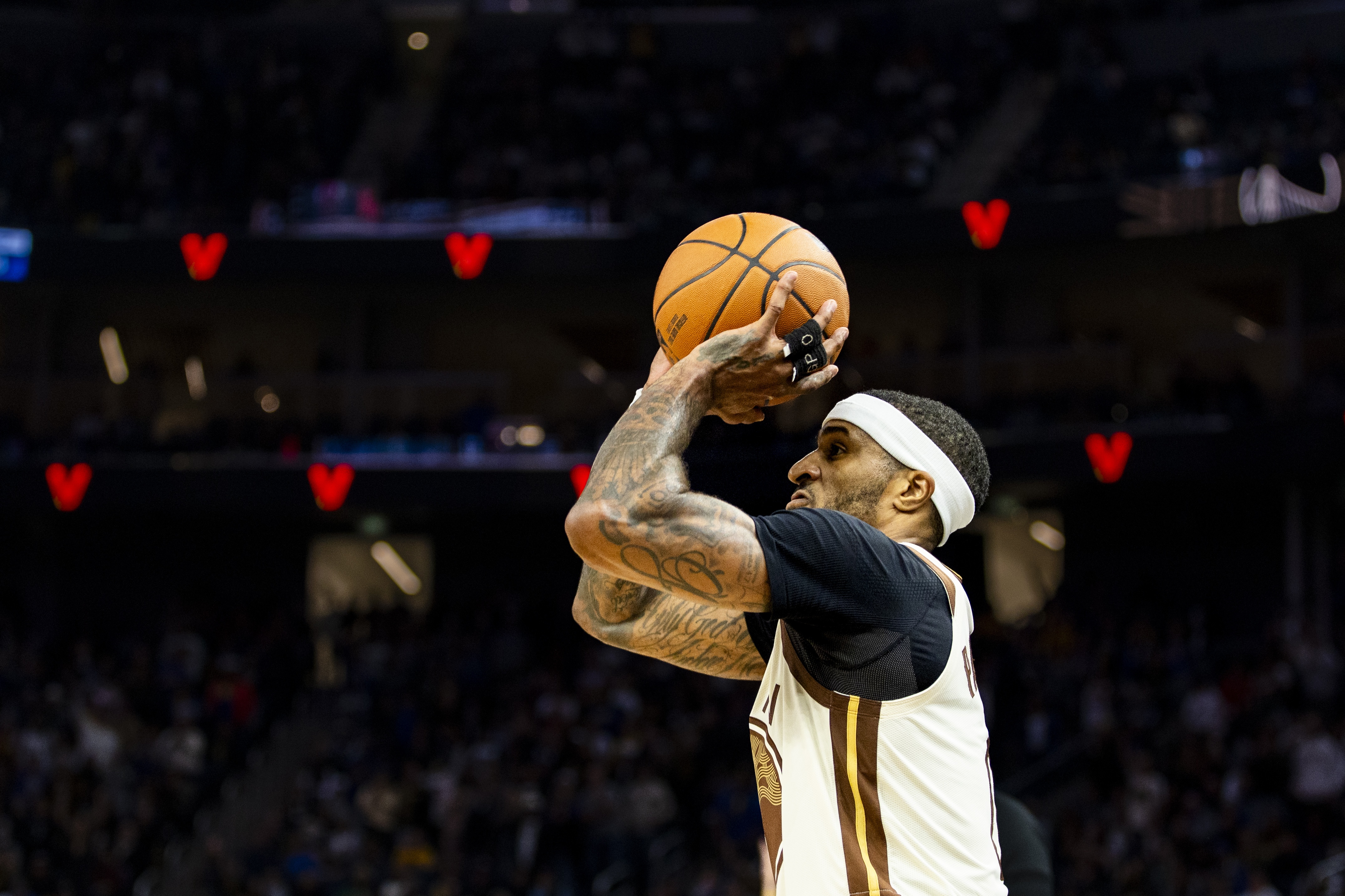 开云在线-场均4.7分3.1板1.7助！勇士主场迎战国王 小佩顿可以出战比赛