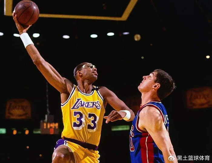 40岁詹姆斯,40岁贾巴尔,40岁乔丹,差距一目了然!|洛杉矶湖人队|明尼苏达森林狼队|华盛顿奇才队|迈克尔·乔丹|篮板_新浪体育_新浪新闻