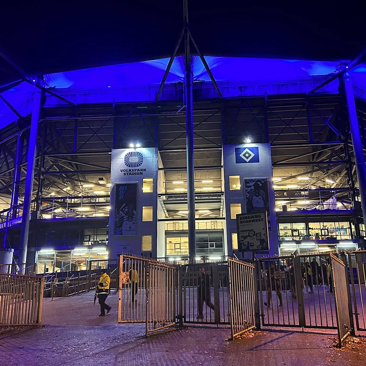 开云APP-官方:汉堡对勒沃库森的比赛因天气原因取消,补赛日期待定