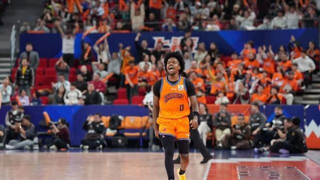 开云入口-客场挑战深圳队,上海大鲨鱼冲击十连胜!