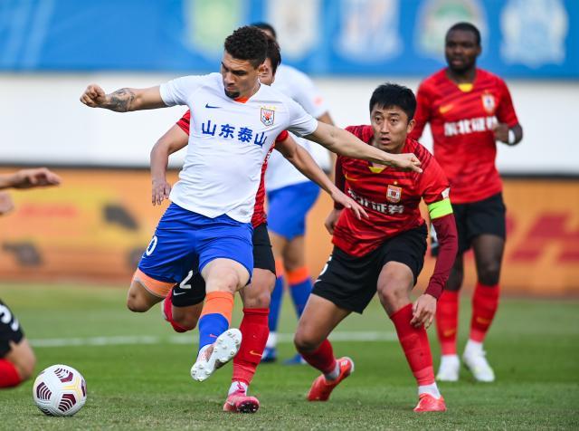 开云官网-转机?莫伊塞斯同意降薪续约待拍板 泰山放手一搏