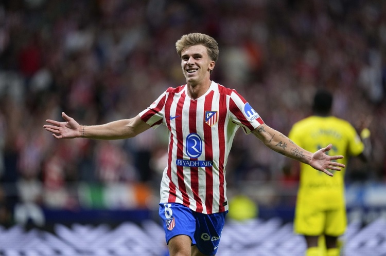 开云入口-马竞官方：巴里奥斯右大腿肌肉损伤，何时复出取决于恢复进展