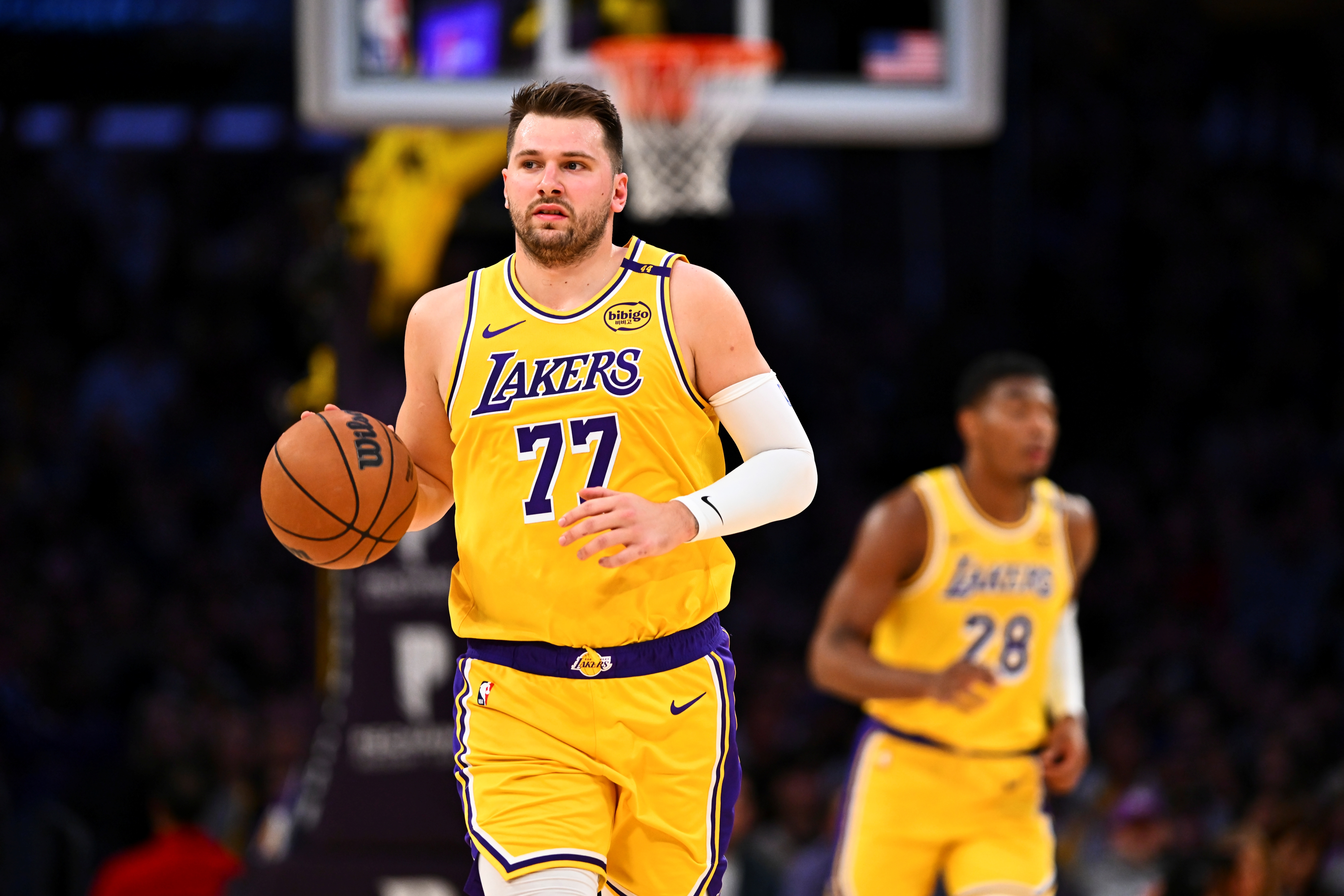 开云娱乐-雷迪克：第三节一度进攻不畅 东契奇完成精彩进攻&amp;帮我们找回节奏