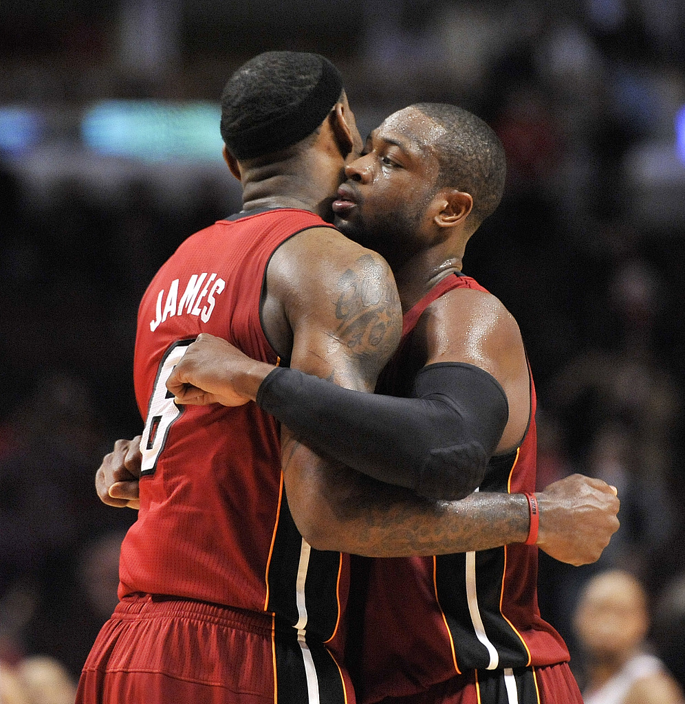 开云娱乐-韦德:当你太过伟大时人们就会挑刺 勒布朗就属于这种人