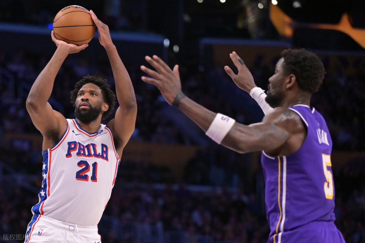 开云官网-不如退役！詹姆斯太抽象！东契奇受伤，里夫斯救主，恩比德35+7+7