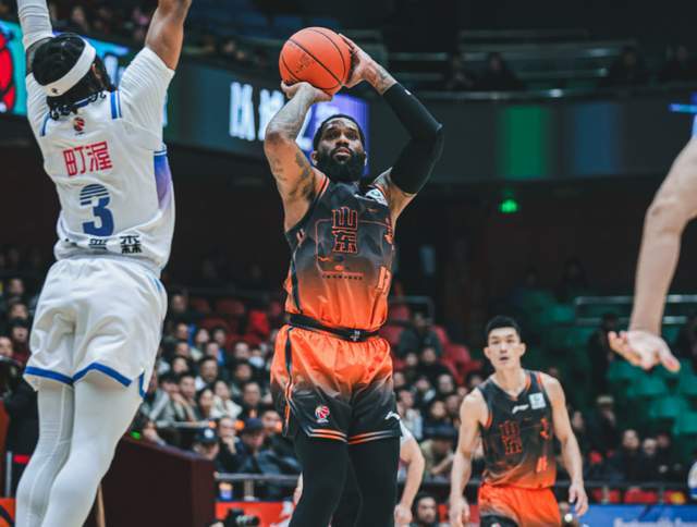 开云娱乐-央视直播！山东VS浙江全力出击，超级外援挑大梁，邱彪底气十足