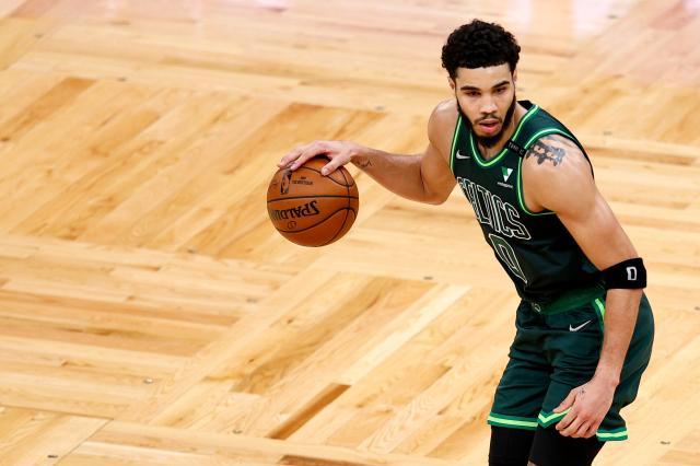 1617789353712071812.jpg 开云入口-塔图姆遭前辈炮轰 缺少领袖已成绿军最棘手问题