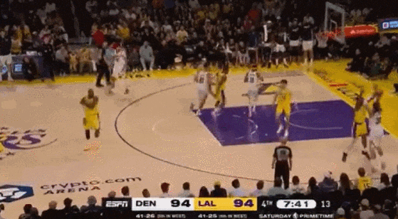 开云入口-绝杀!湖人干翻掘金!41岁詹姆斯史诗级救球...