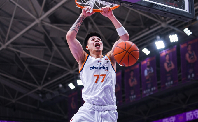 开云娱乐-狂胜50分!上海送四川25连败 7人上双豪取6连胜巩固第一