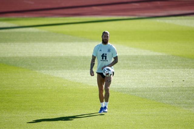 1611871304729028528.jpg 开云-【早报】利物浦取近6轮首胜!热刺赔了夫人又折兵