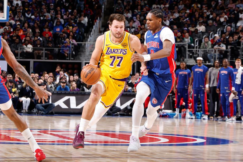 开云入口-东契奇空砍32+7+6 湖人惜败活塞9连胜遭终结